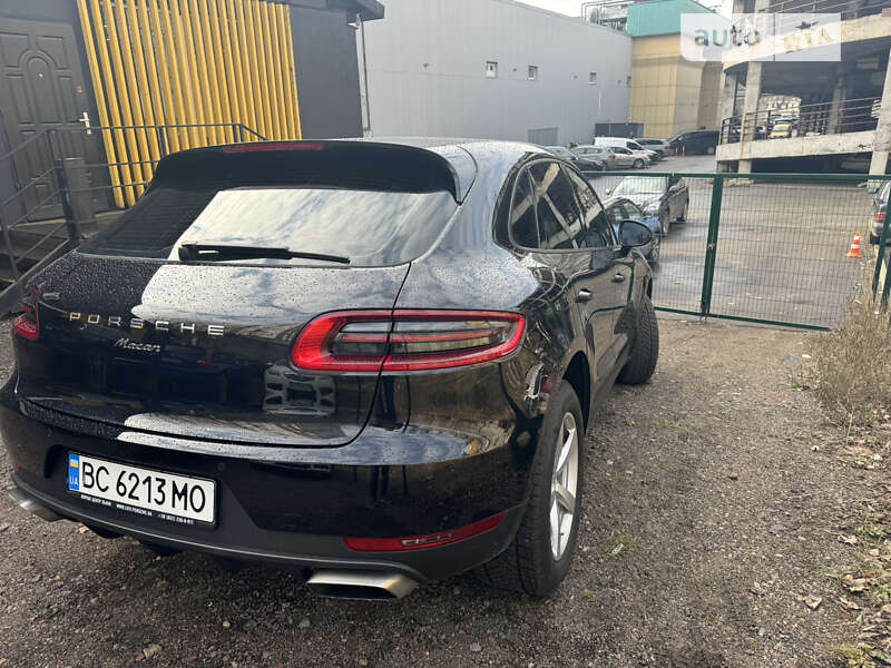 2017 porsche macan-r4