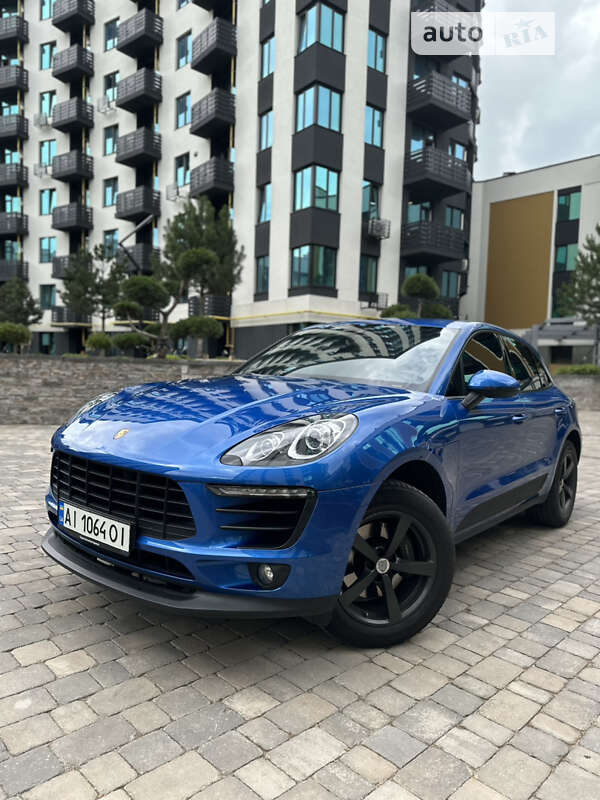 2017 porsche macan r4