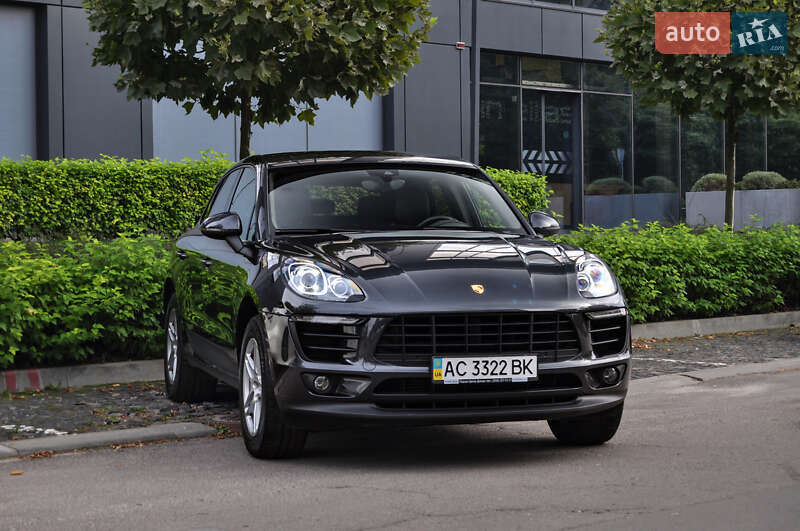 2017 porsche macan r4