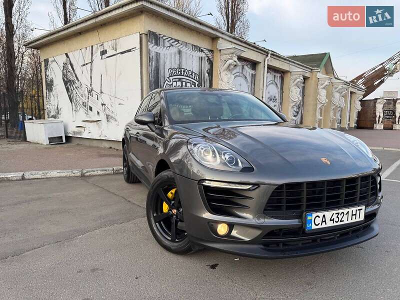 2017 porsche macan r4