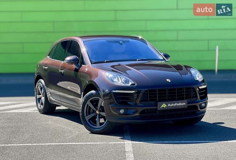 2017 porsche macan r4