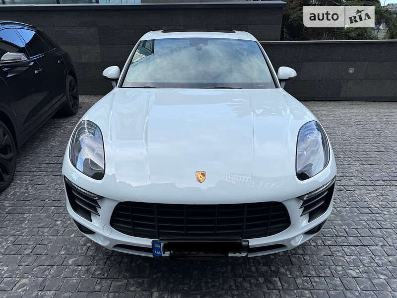 2018 porsche macan
