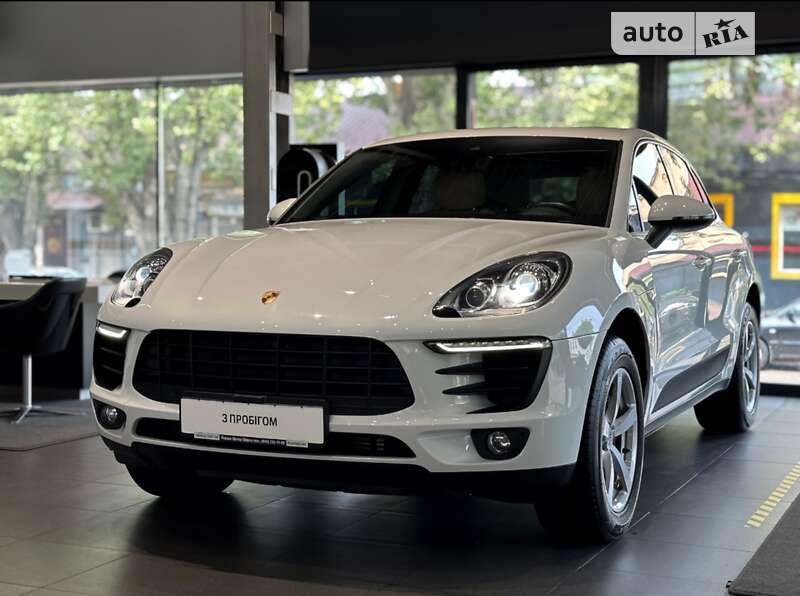 2018 porsche macan r4