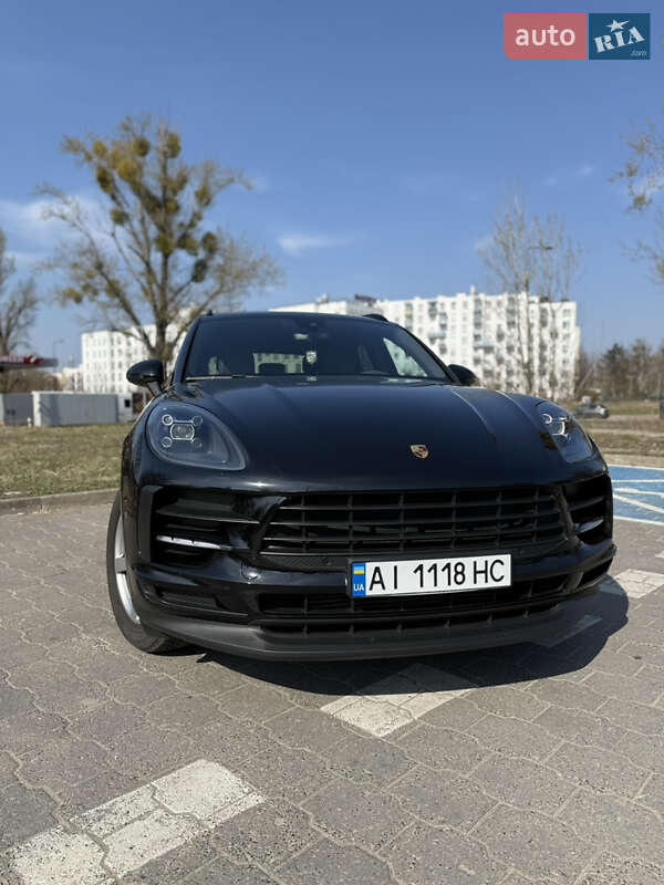 2018 porsche macan r4