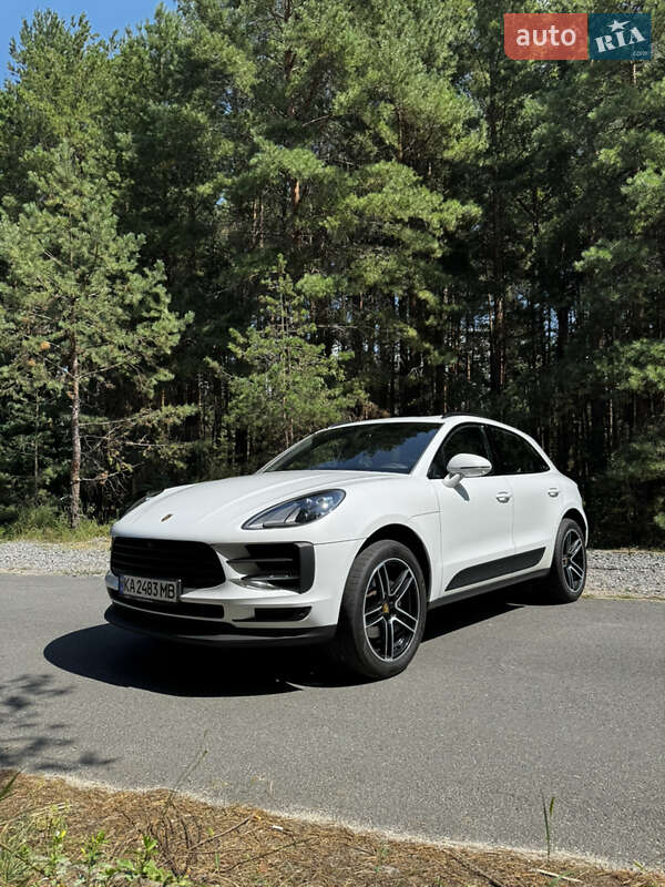 2019 porsche macan r4