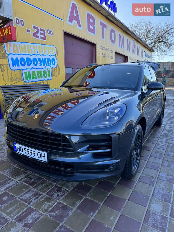 2020 porsche macan