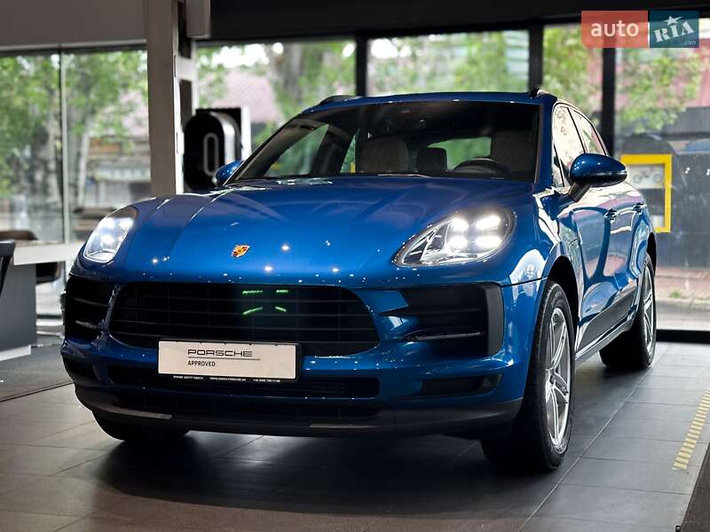 2021 porsche macan-r4