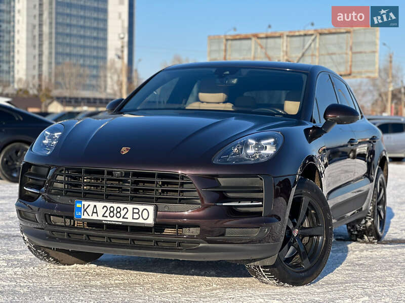 2021 porsche macan r4