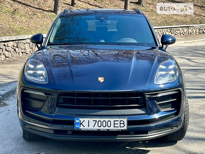 2021 porsche macan r4
