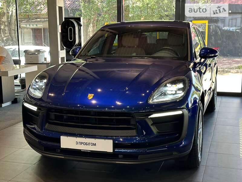 2022 porsche macan r4