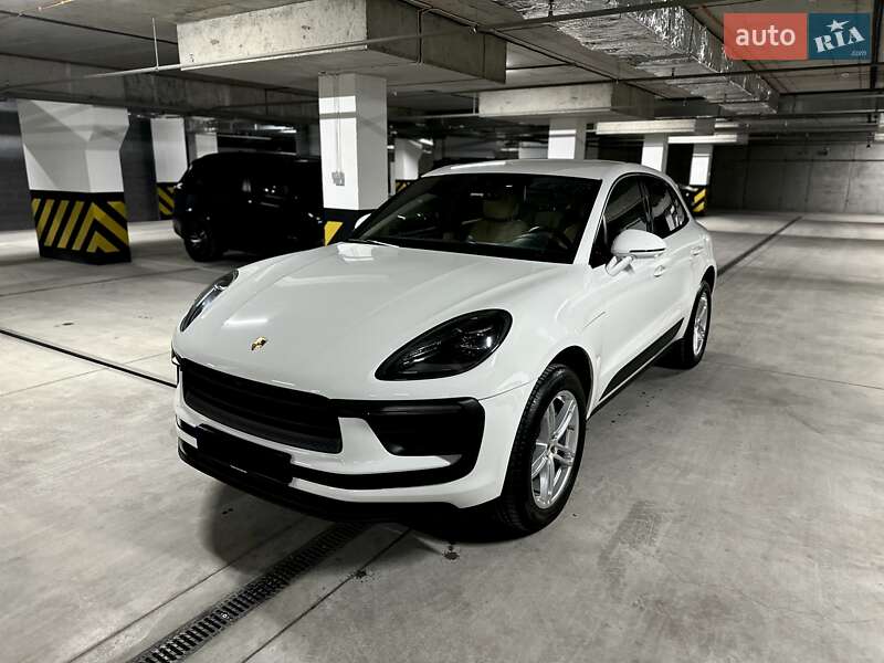 2022 porsche macan