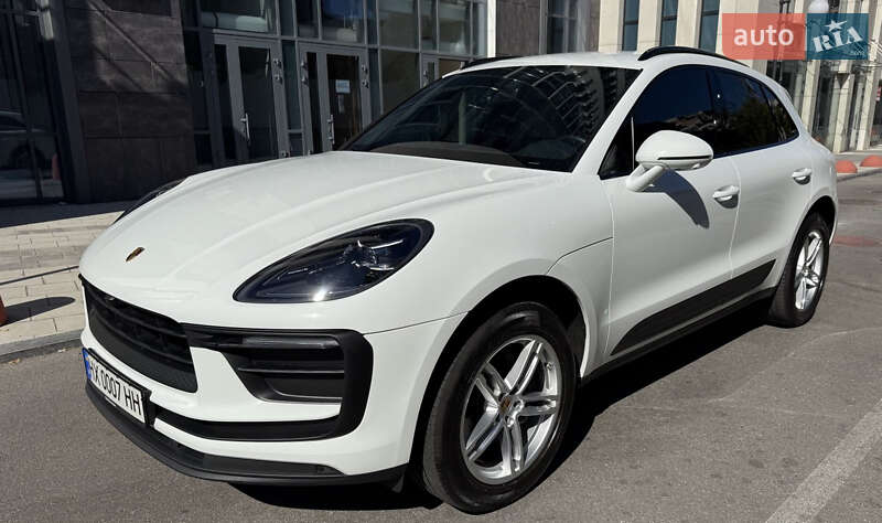 2023 porsche macan