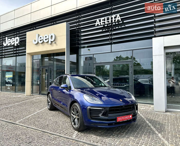 2023 porsche macan t