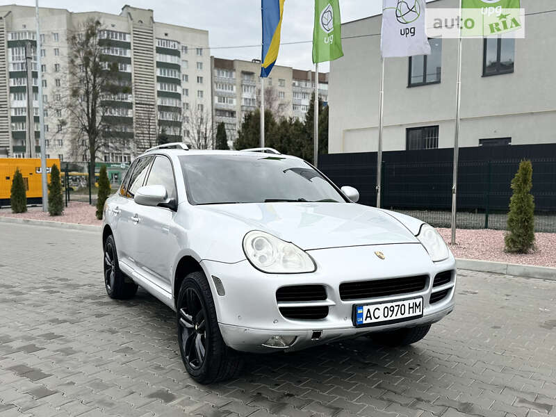 2004 porsche cayenne