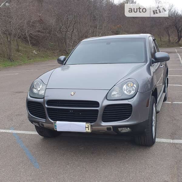 2005 porsche cayenne