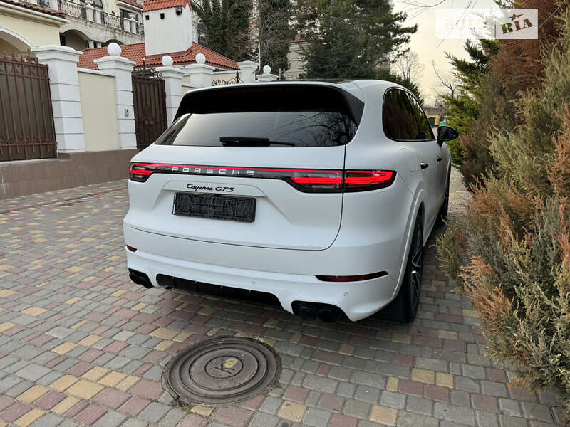 2019 porsche cayenne