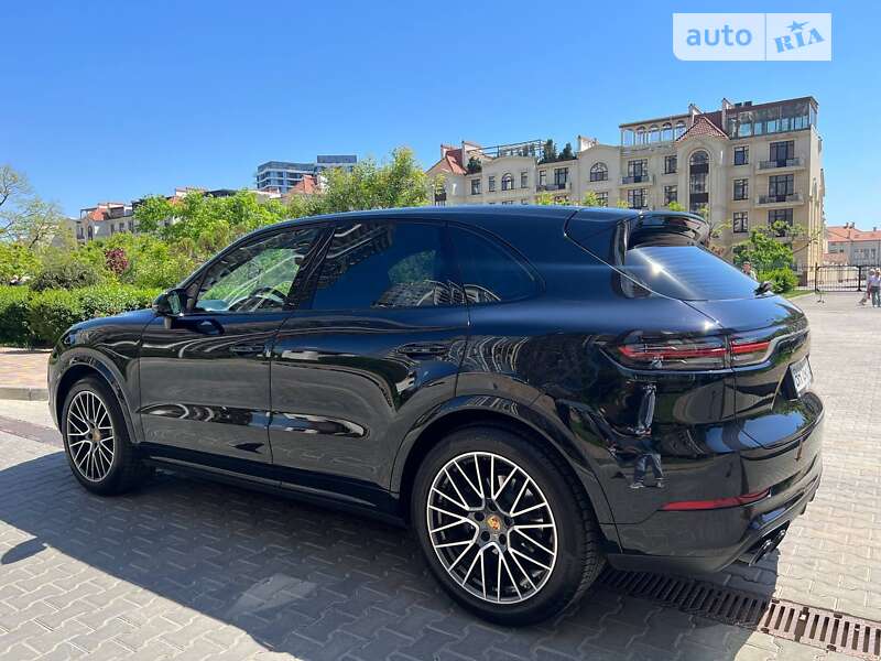 2020 porsche cayenne