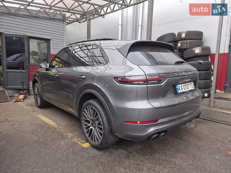 2022 porsche cayenne