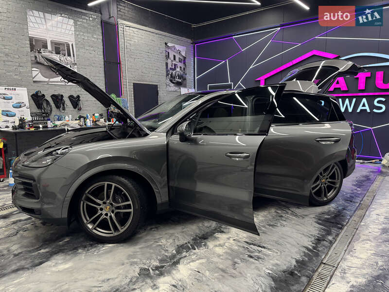 2021 porsche cayenne