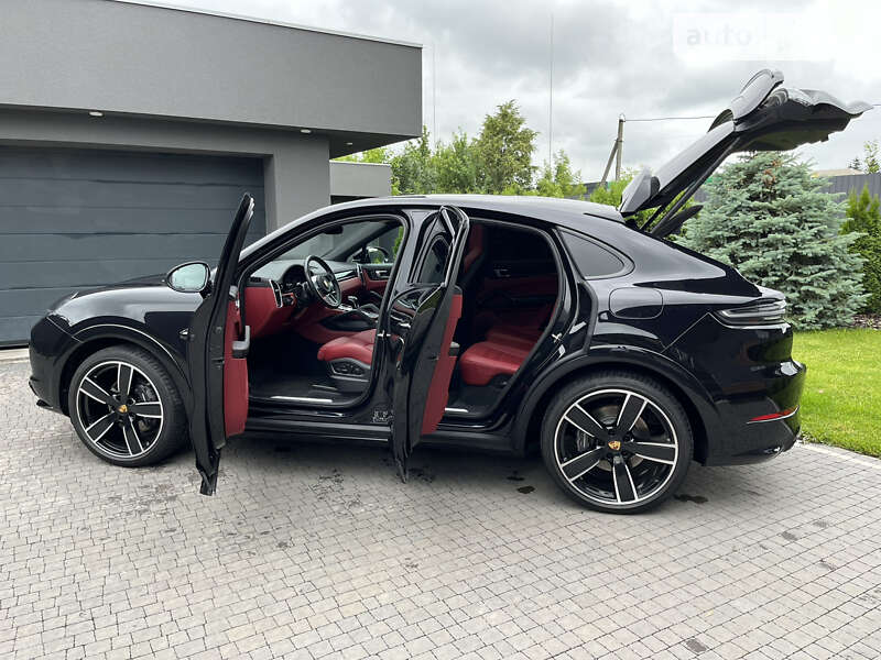 2022 porsche cayenne
