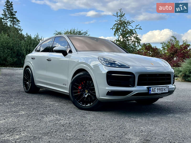 2022 porsche cayenne