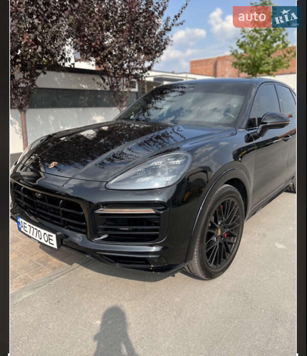 2022 porsche cayenne