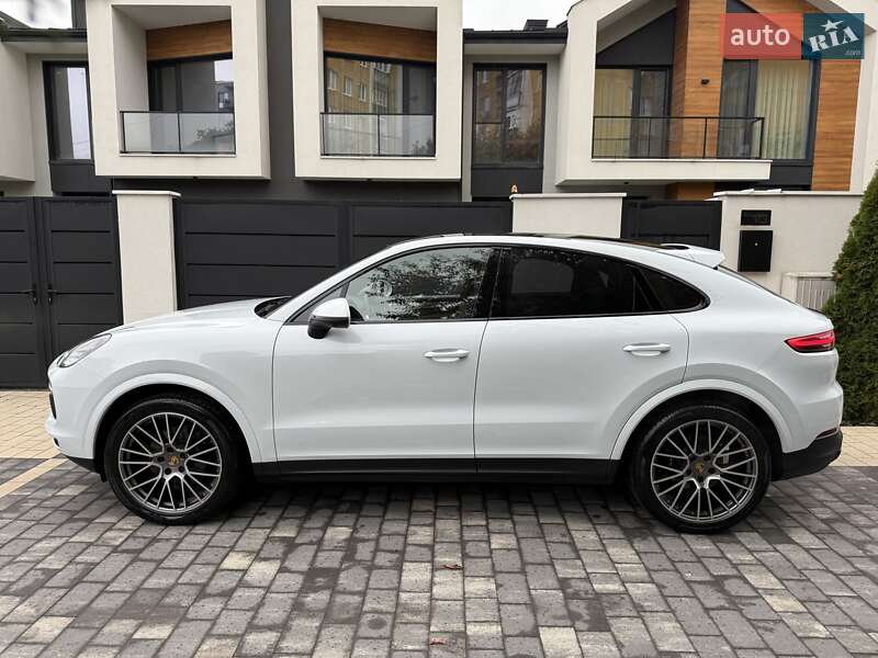 2022 porsche cayenne