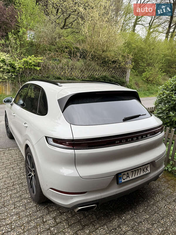 2023 porsche cayenne