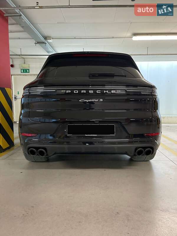 2023 porsche cayenne