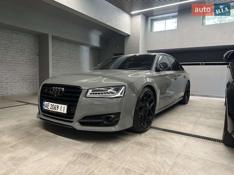 2017 audi s8