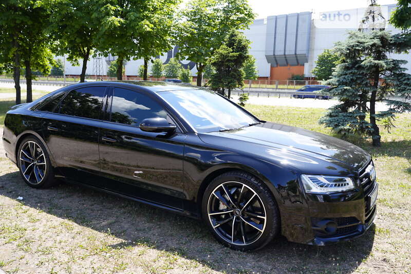 2017 audi s8