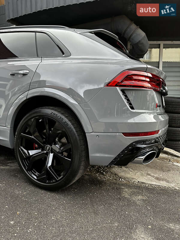 2023 audi rs q8