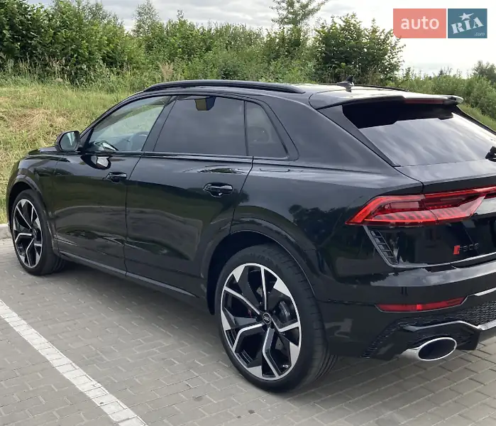 2022 audi rs q8