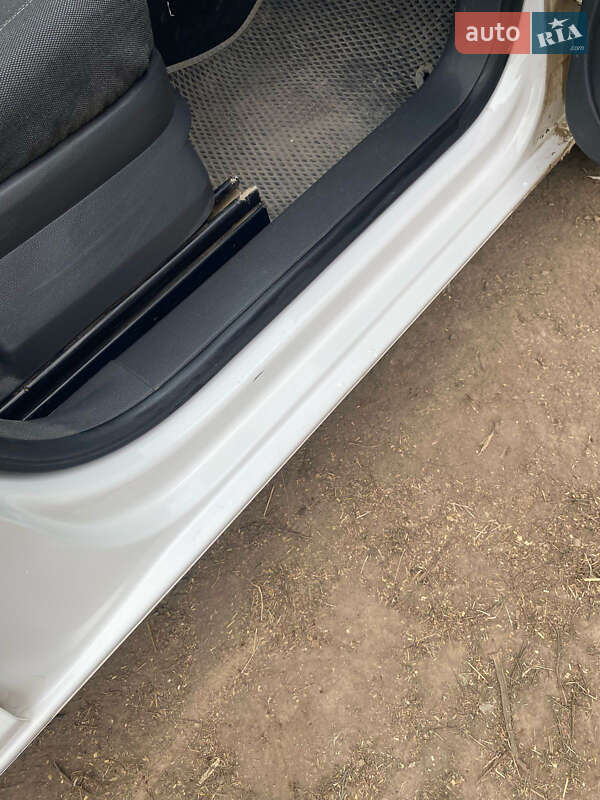 2011 volkswagen caddy