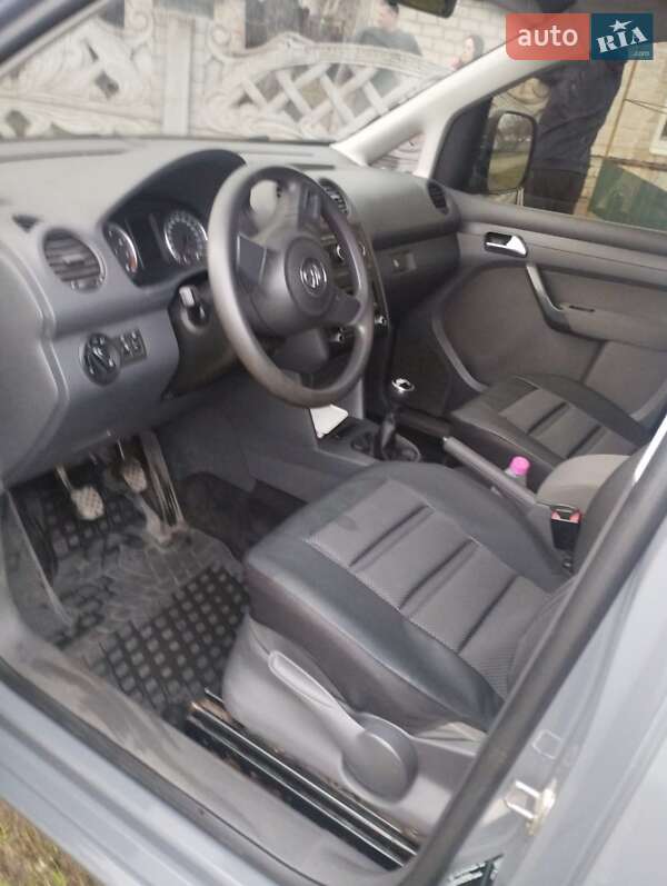 2011 volkswagen caddy