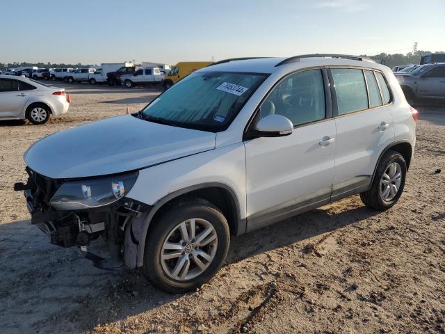 2017 VOLKSWAGEN Tiguan