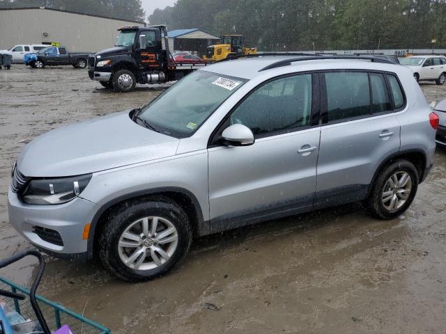 2017 VOLKSWAGEN Tiguan