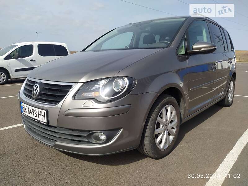 2010 volkswagen touran