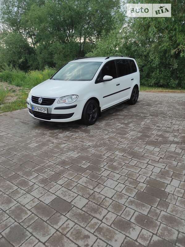 2010 volkswagen touran