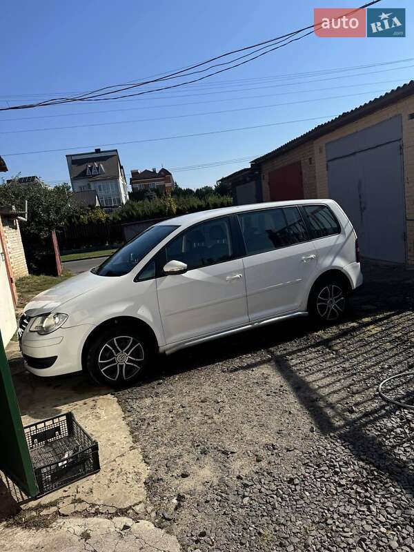 2010 volkswagen touran