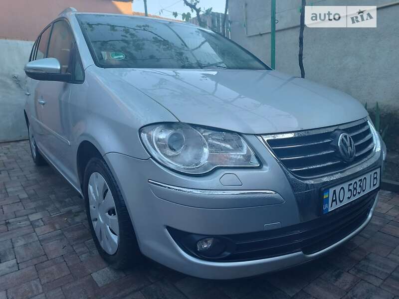 2010 volkswagen touran