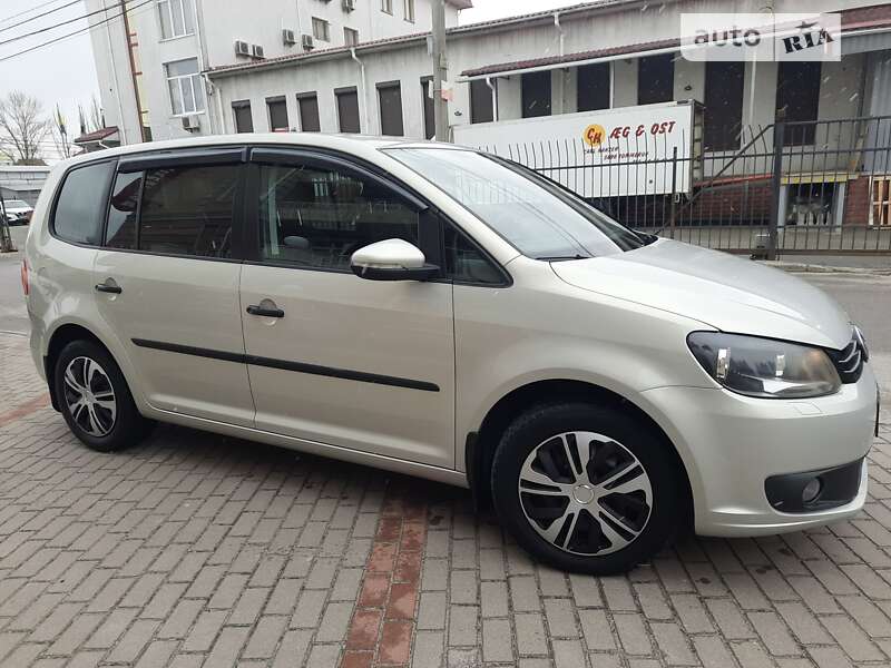 2011 volkswagen touran