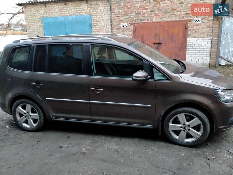 2011 volkswagen touran