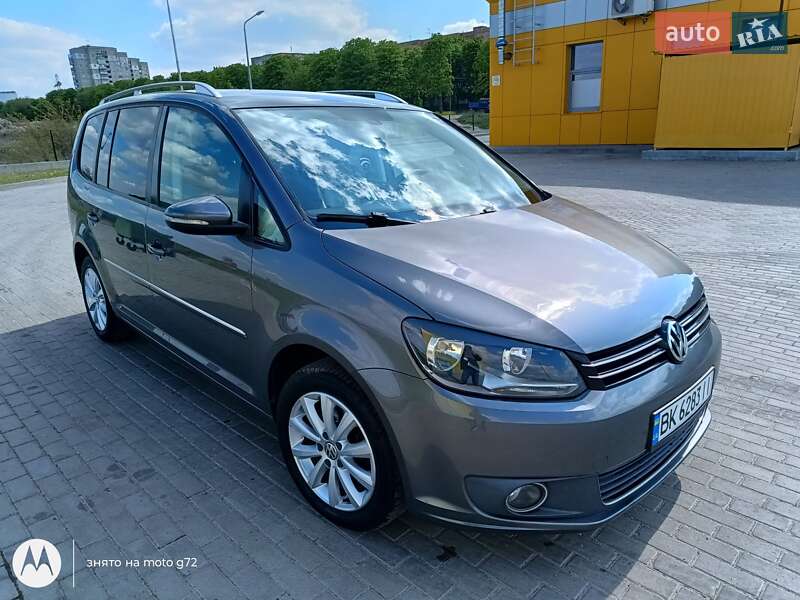 2011 volkswagen touran
