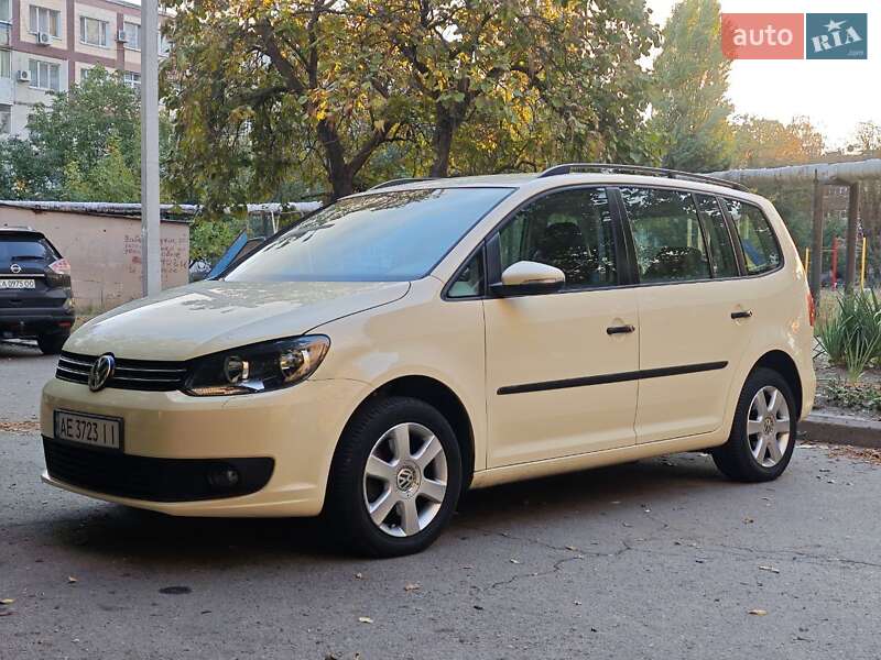 2011 volkswagen touran