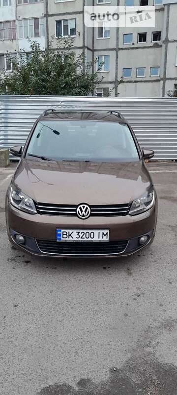 2011 volkswagen touran