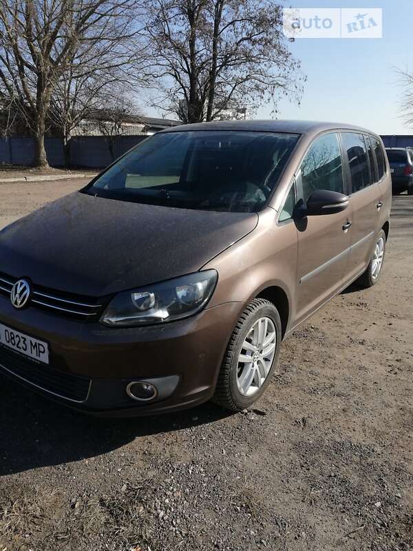 2011 volkswagen touran