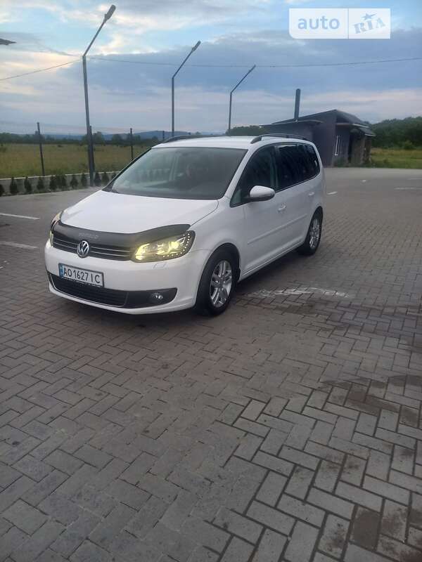 2011 volkswagen touran
