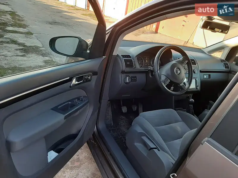 2011 volkswagen touran