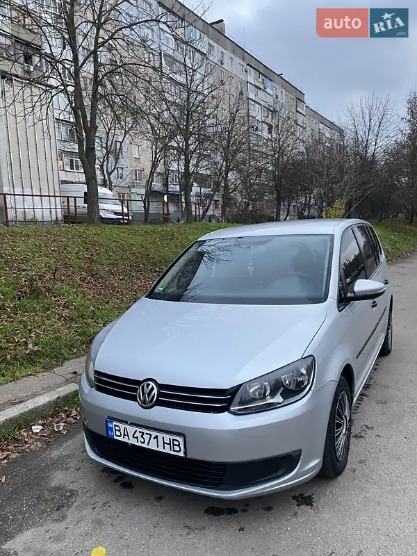 2011 volkswagen touran